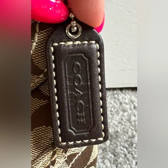 Coach Vintage CC Signature canvas and leather shoulder bag - Picture 14 of 16